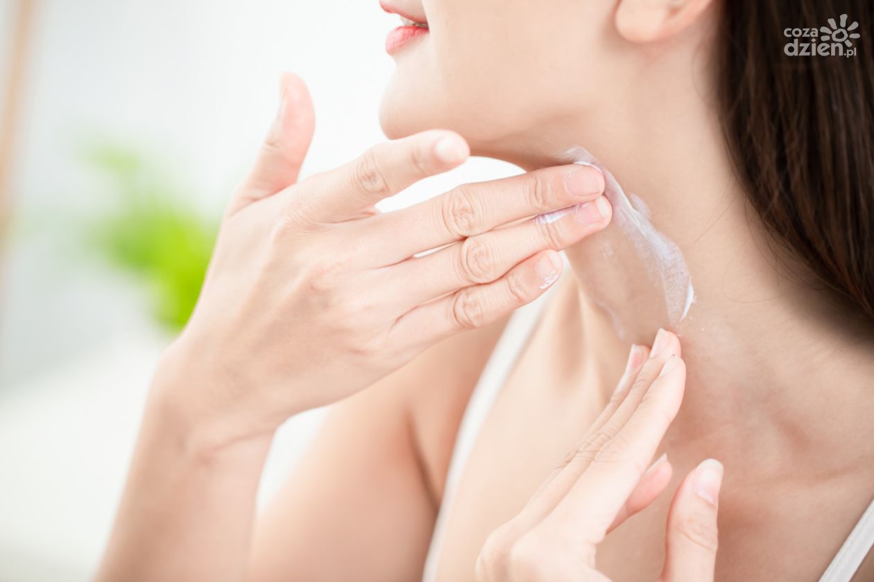 Krem z filtrem po sezonie. Czy nadal powinnaś go używać?