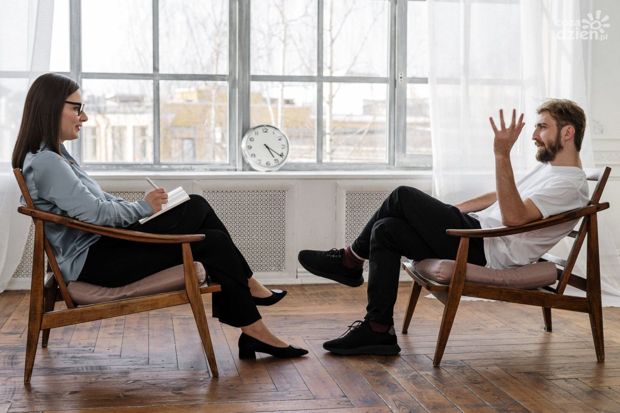 Jakie są różnice pomiędzy psychologiem, psychoterapeutą, a psychiatrą?