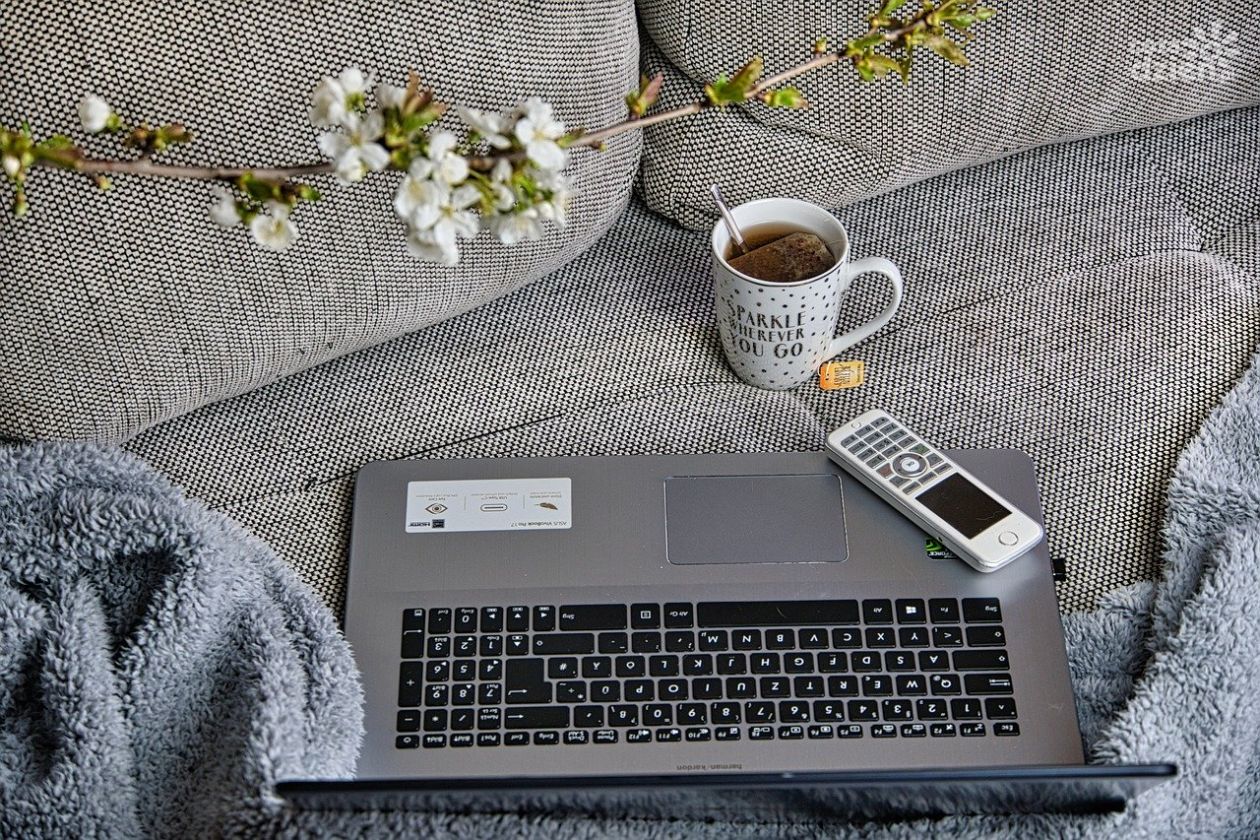 Home office okazał się pułapką żywieniową i emocjonalną