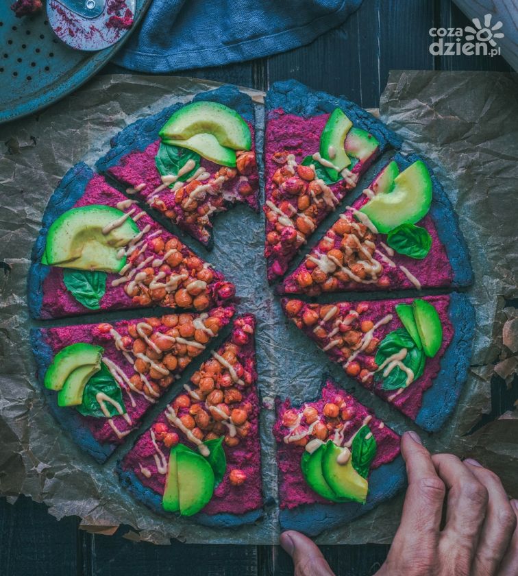 Aksamitna pasta  buraczana z pestkami słonecznika i dyni