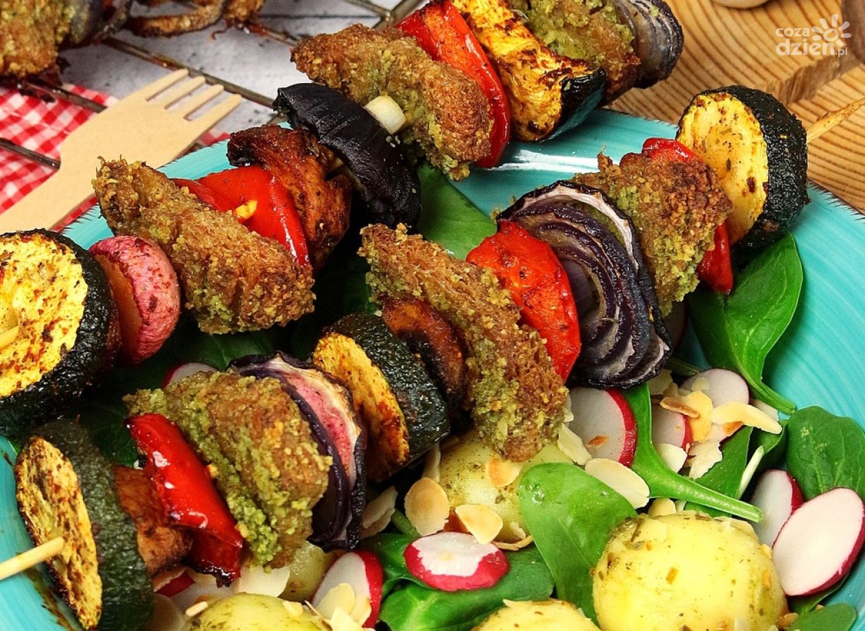 Vege szaszłyki z grilla w marynacie z pesto