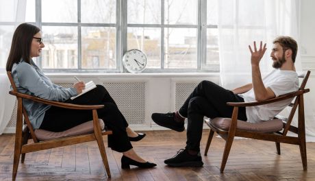 Jakie są różnice pomiędzy psychologiem, psychoterapeutą, a psychiatrą?