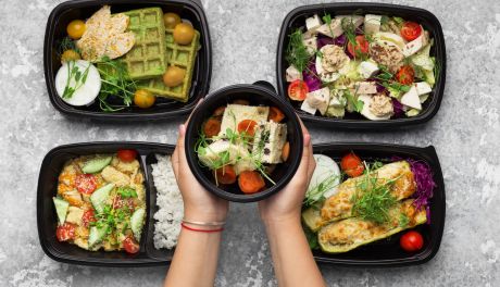 Catering dietetyczny w dużych miastach. Sprawdź, jak wybrać najlepszą opcję!