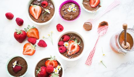 Orzeźwiająco chłodny, aksamitnie czekoladowy deser z tofu 