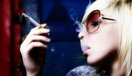 Jak palenie niszczy Twoją skórą?