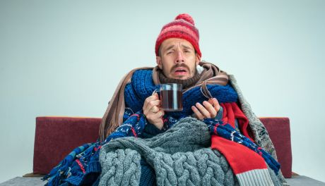 Jak uniknąć przeziębienia jesienią? Wypróbuj kilka domowych sposobów!